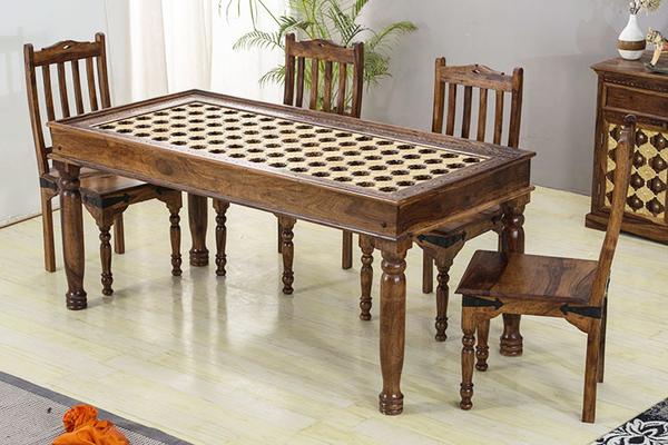 Quantum Dining Table Set